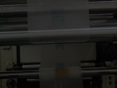 ขนาดใหญ่โปร่ง PE Shrink Film Roll 50μM พาเล็ตผูกหนัง